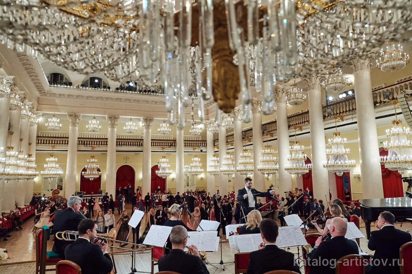 Симфонический оркестр Сити (Moscow City Orchestra), музыкант — видео выступления