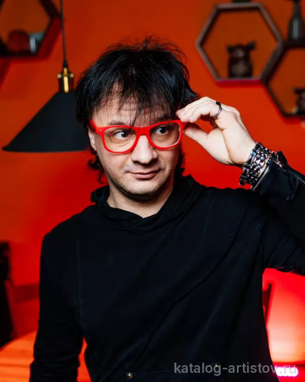 Стендап-комик Андрей Кожирнов, ведущий