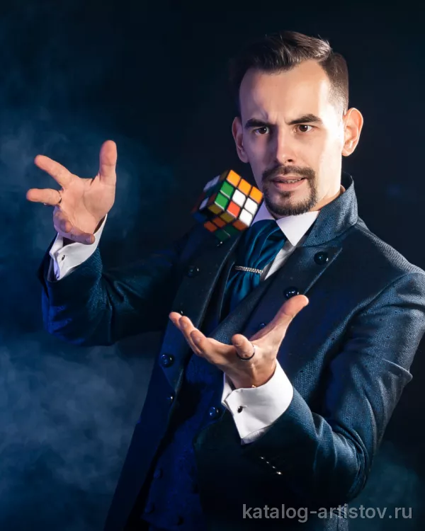 Иллюзионист Алексей Хаот, фокусник