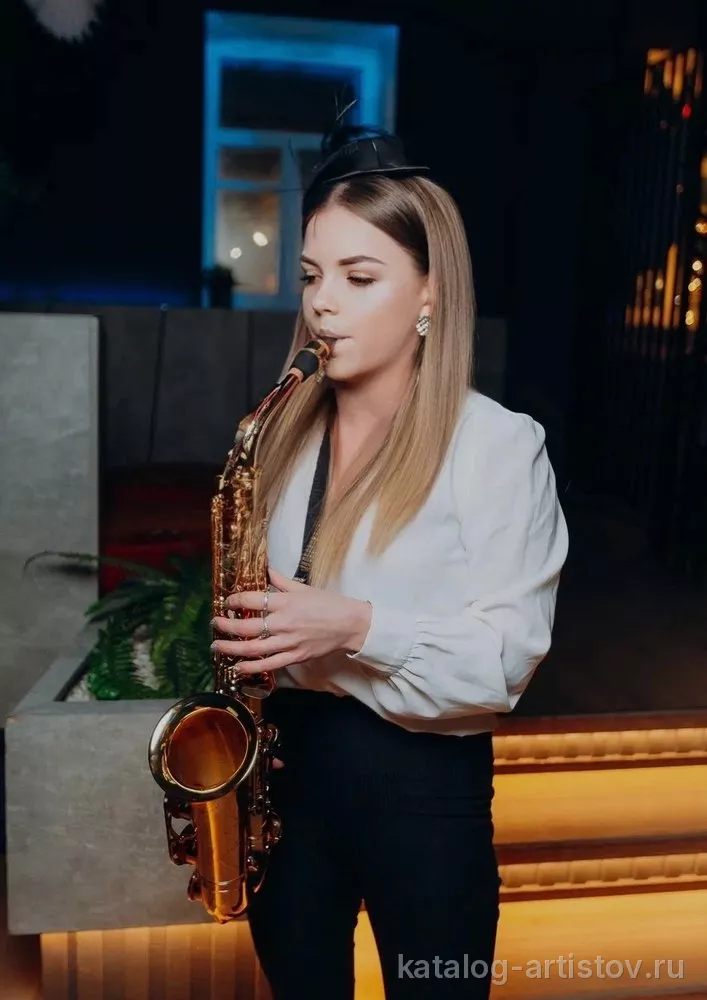 Саксофонистка Алёна Волкова — фото 2