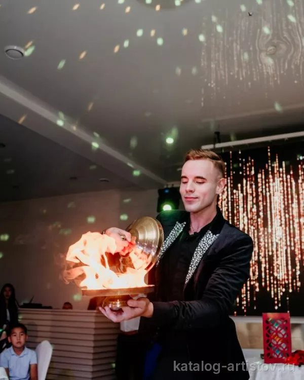 Шоу фокусов AnigmaShow, фокусник