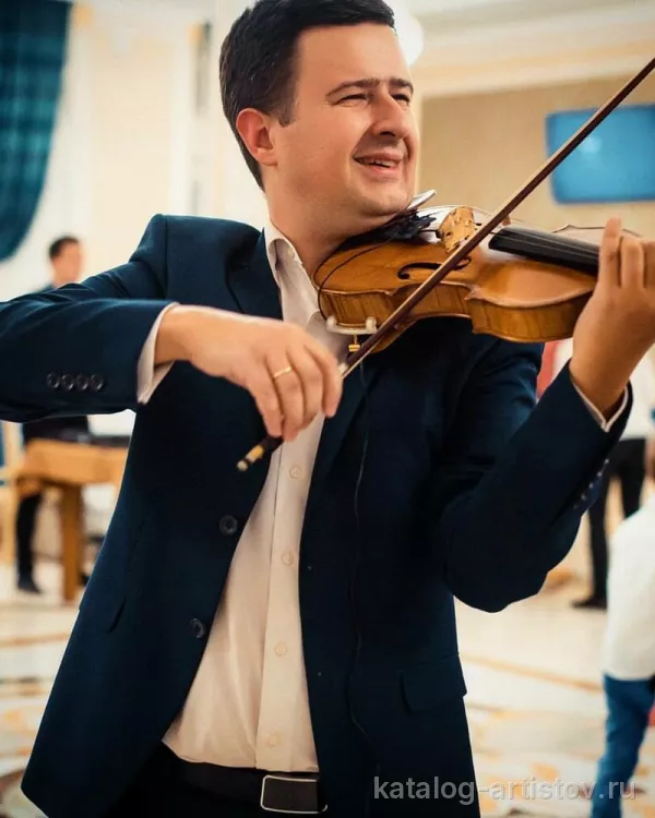 Скрипач Иван Ежов