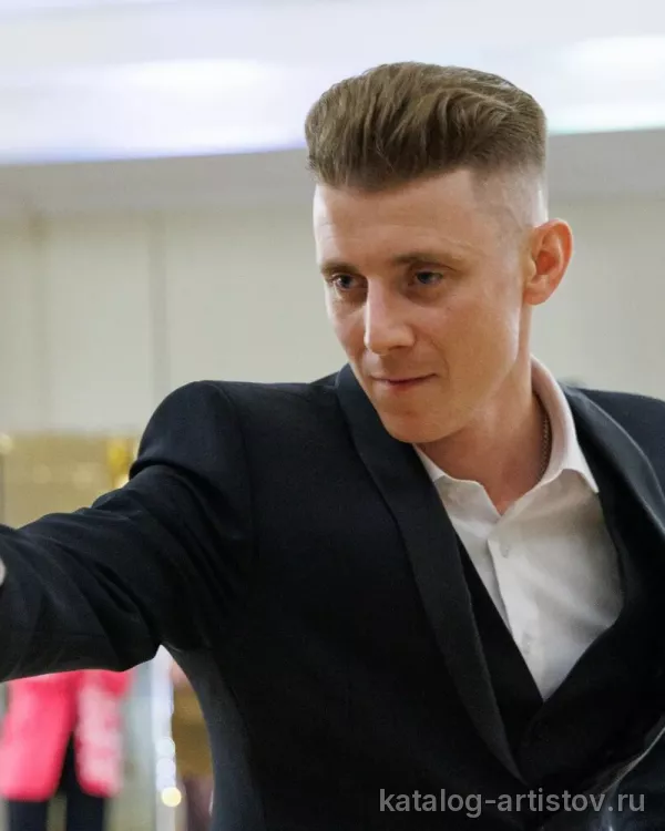 Ведущий Роман Вагнер