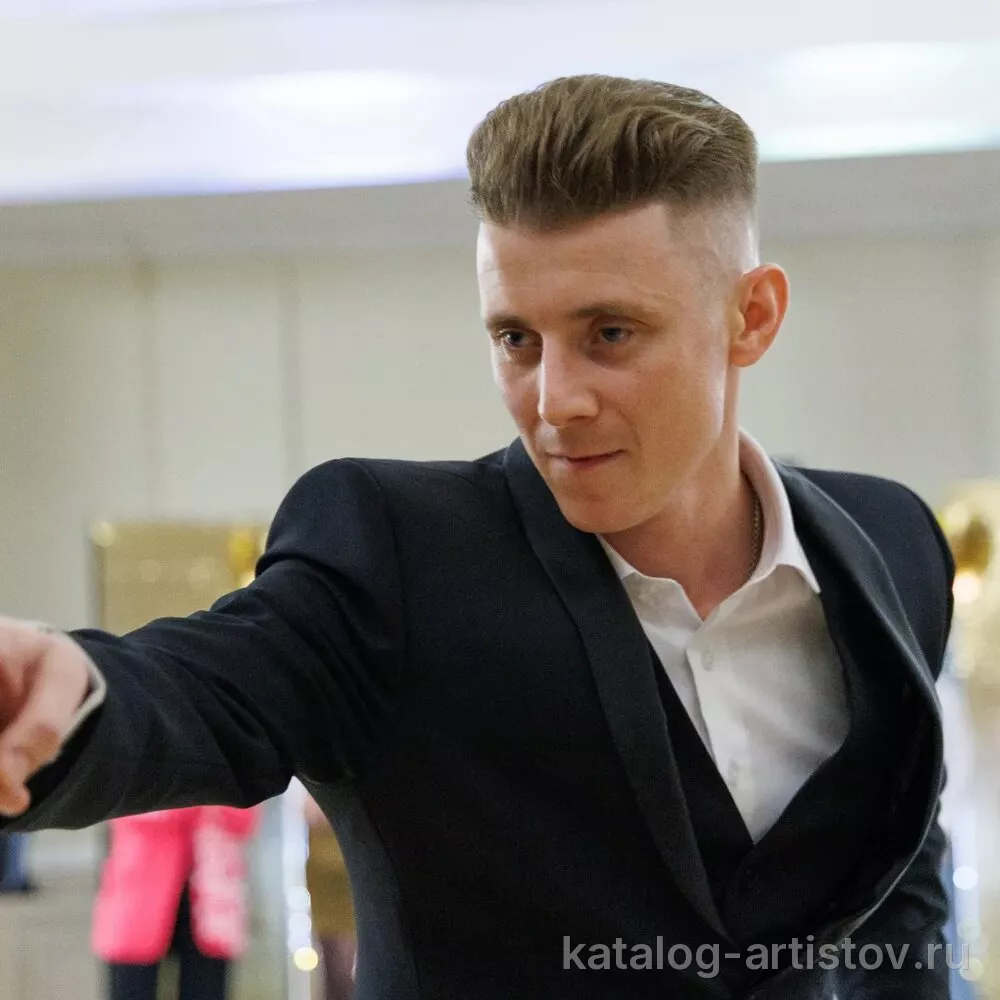 Ведущий Роман Вагнер