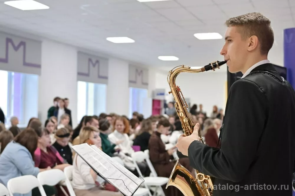 Саксофонист Ярослав Ефимов