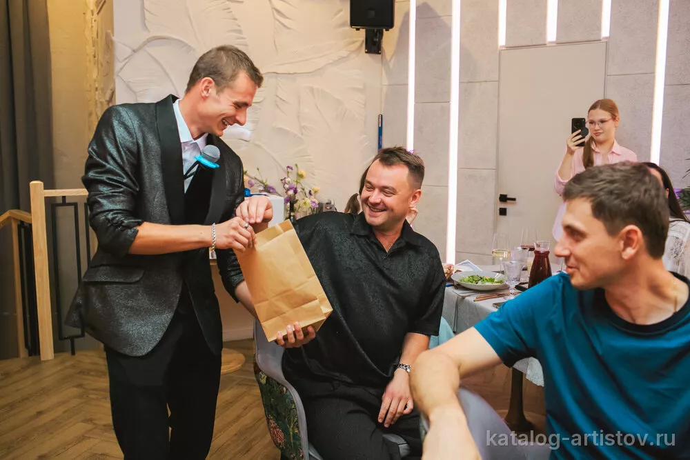 Иллюзионист Алексей Виненко, фокусник