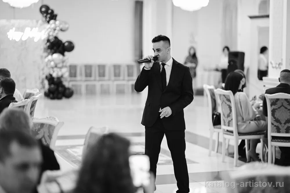Ведущий Евгений Копчекчи — фото 3