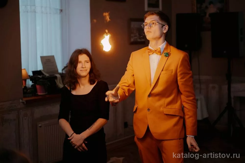 Фокусник Максим Мокринский