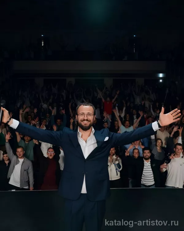 Спикер по продажам Михаил Гребенюк