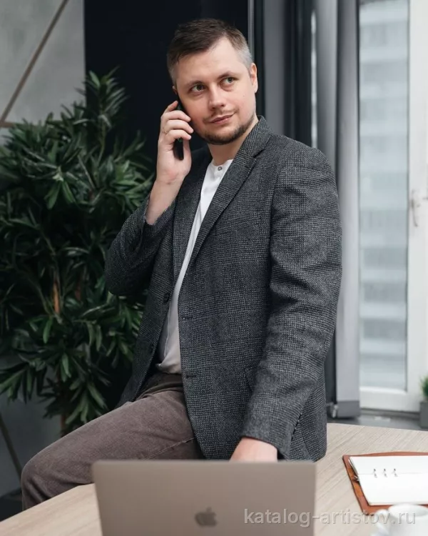 Спикер по маркетингу Денис Смирнов